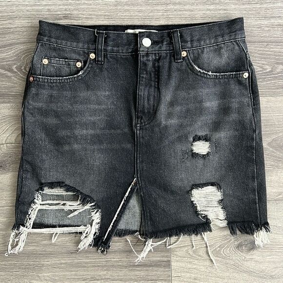 FREE PEOPLE Destroyed Denim Mini Skirt Size 25 Dark Gray Distressed Grunge Boho - Picture 1 of 12
